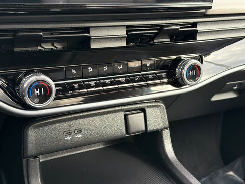 Certified 2025 Honda Prologue Touring image 28