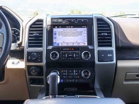 Used 2019 Ford F150 Lariat w/ Equipment Group 502A Luxury AWD/4WD image 16
