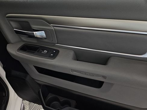 Used 2019 RAM 1500 Big Horn AWD/4WD image 33