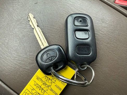 Used 2002 Toyota Sequoia SR5 AWD/4WD image 14