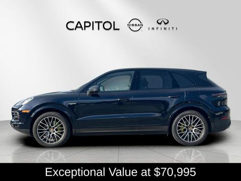Used 2023 Porsche Cayenne image 2