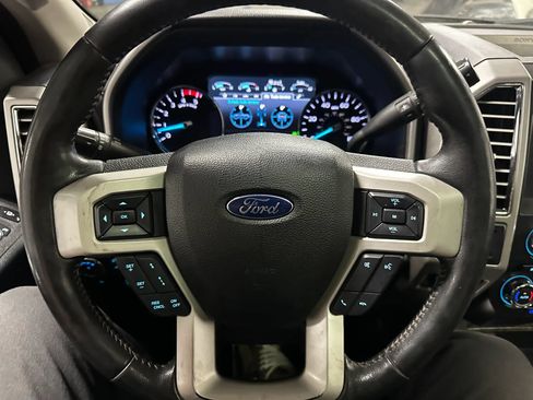 Used 2017 Ford F250 Lariat w/ Lariat Ultimate Package AWD/4WD image 29
