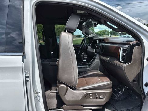 Used 2022 GMC Sierra 1500 Denali w/ Denali Reserve Package AWD/4WD image 9