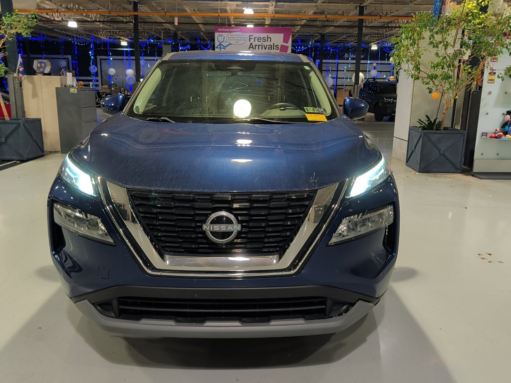 Used 2023 Nissan Rogue SV AWD/4WD image 9
