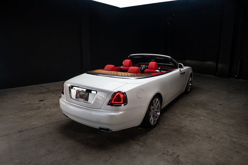 Used 2016 Rolls-Royce Dawn RWD image 20