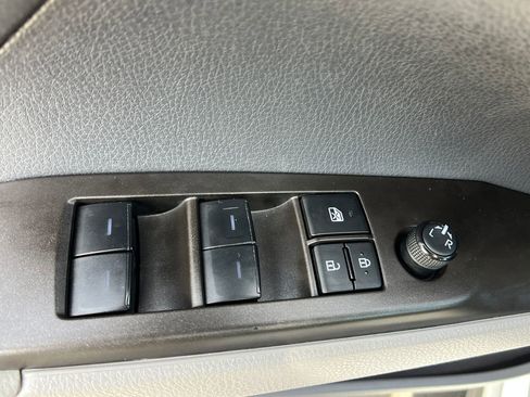 Used 2023 Toyota Camry SE AWD/4WD image 12