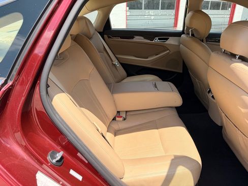 Used 2016 Hyundai Genesis 3.8 RWD image 17