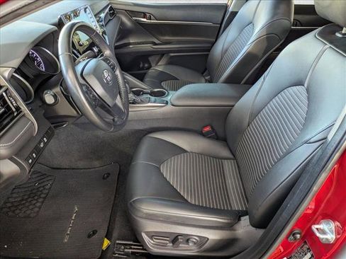 Used 2022 Toyota Camry SE image 16