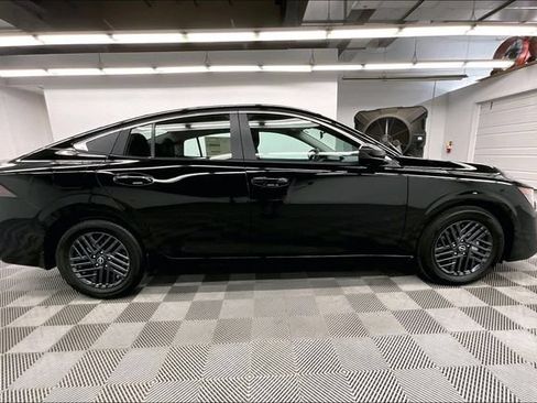 New 2027 Nissan Sentra SV w/ Floor Mat Package FWD image 17