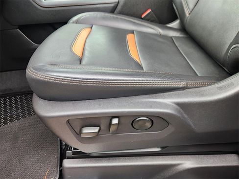 Used 2025 GMC Sierra 2500 AT4 w/ AT4 Premium Plus Package image 20