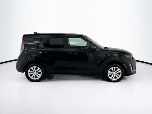 Used 2023 Kia Soul LX FWD image 4