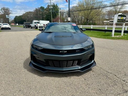 Used 2020 Chevrolet Camaro SS RWD image 2