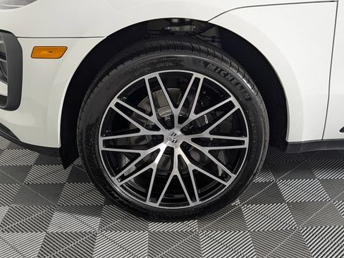 New 2026 Porsche Macan AWD/4WD image 14