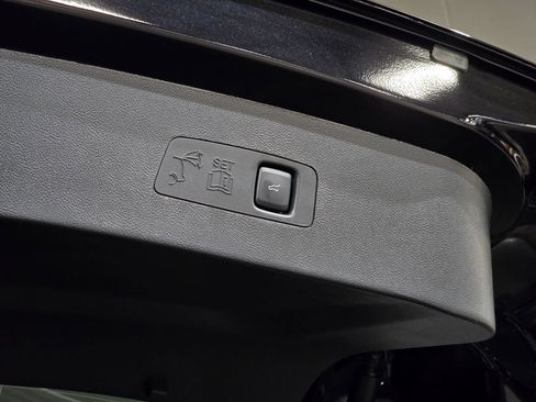 New 2026 Lincoln Corsair Premiere image 10