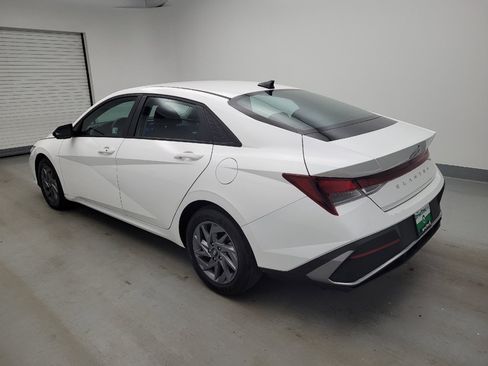 Used 2024 Hyundai Elantra SEL FWD image 3