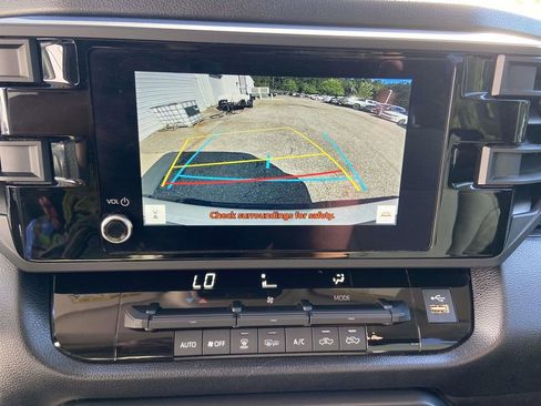 Used 2024 Toyota Tundra SR AWD/4WD image 22