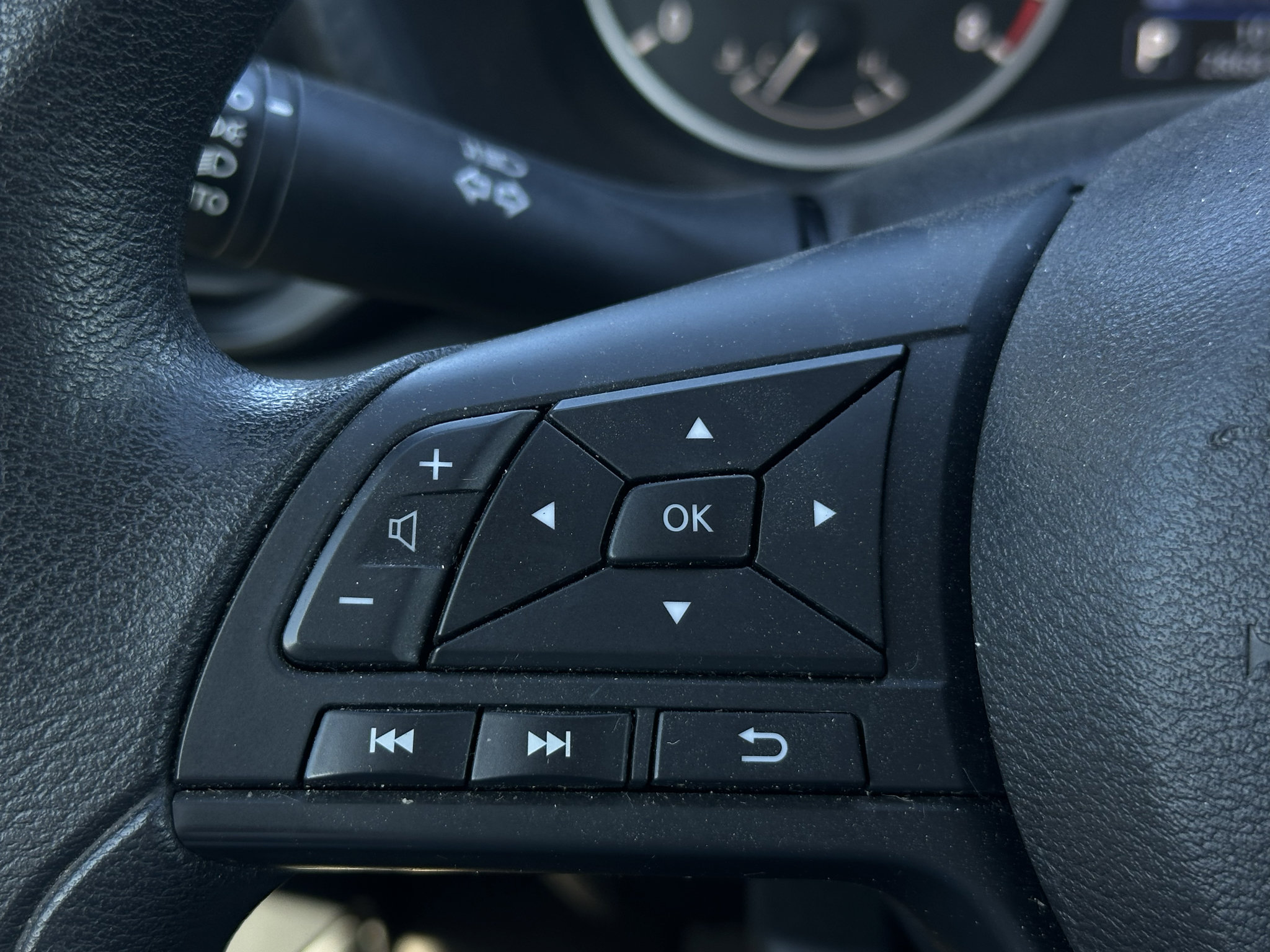 Used 2024 Nissan Sentra S FWD image 19