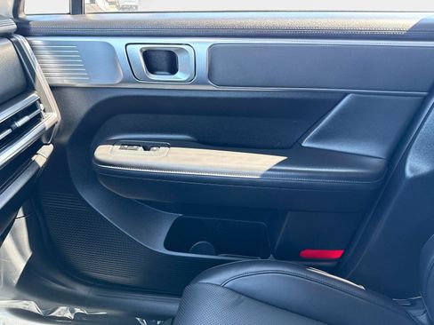 Used 2025 Hyundai Santa Fe SEL image 24