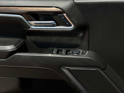 Used 2024 Chevrolet Silverado 1500 LT AWD/4WD image 29