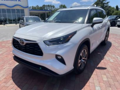 Used 2024 Toyota Highlander XLE