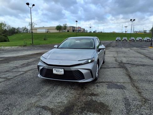 Used 2025 Toyota Camry LE FWD image 35