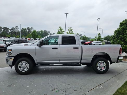 New 2026 RAM 2500 Tradesman AWD/4WD image 4
