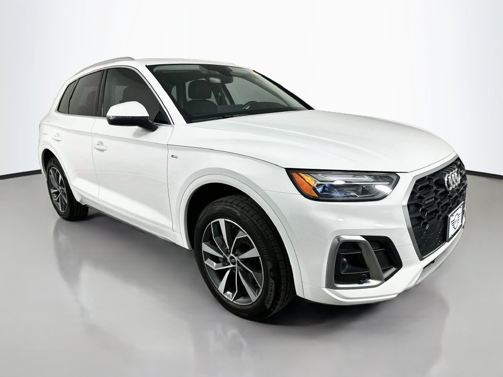Used 2023 Audi Q5 2.0T Premium Plus w/ Premium Plus Package AWD/4WD image 3
