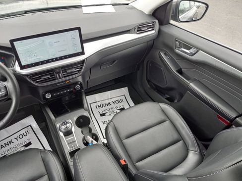 Used 2023 Ford Escape Platinum image 17