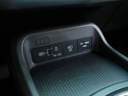 Used 2025 Hyundai Kona SEL AWD/4WD image 28