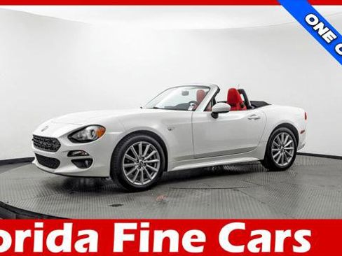 Used 2018 FIAT 124 Spider Lusso image 1