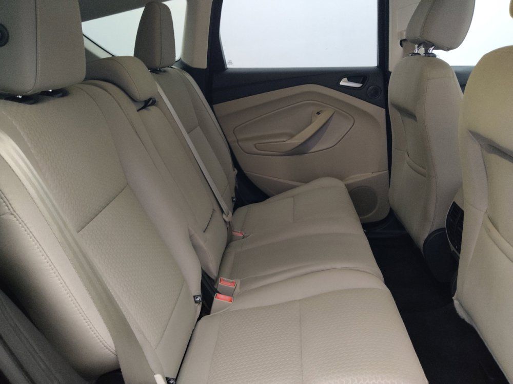 Used 2017 Ford Escape SE w/ Equipment Group 201A FWD image 19