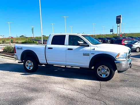 Used 2018 RAM 2500 Tradesman w/ Chrome Appearance Group AWD/4WD image 5