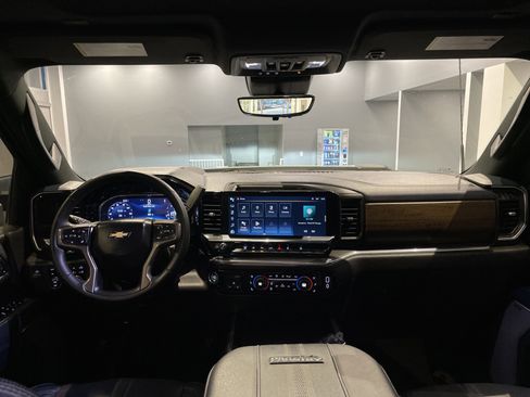 Used 2024 Chevrolet Silverado 3500 High Country w/ Technology Package AWD/4WD image 34