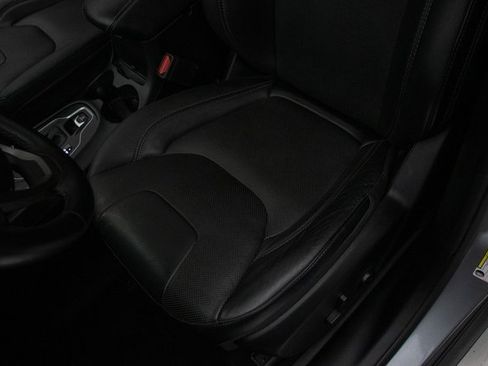 Used 2021 Jeep Cherokee Latitude Lux w/ Sun & Sound Group image 25