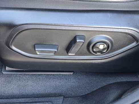 Used 2024 Jeep Grand Cherokee L Limited w/ Luxury Tech Group II image 14