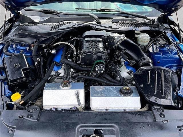 Used 2017 Ford Mustang GT Premium w/ Black Accent Package RWD image 11