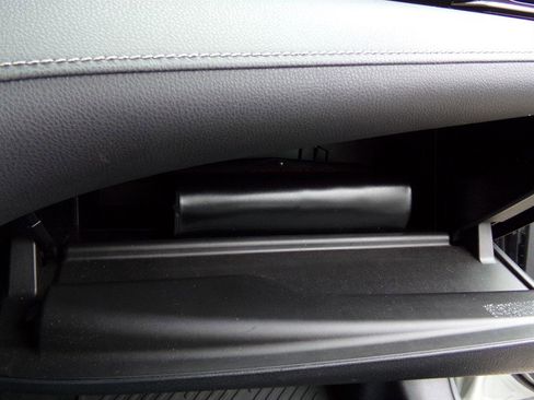 Used 2022 Toyota Camry SE FWD image 31