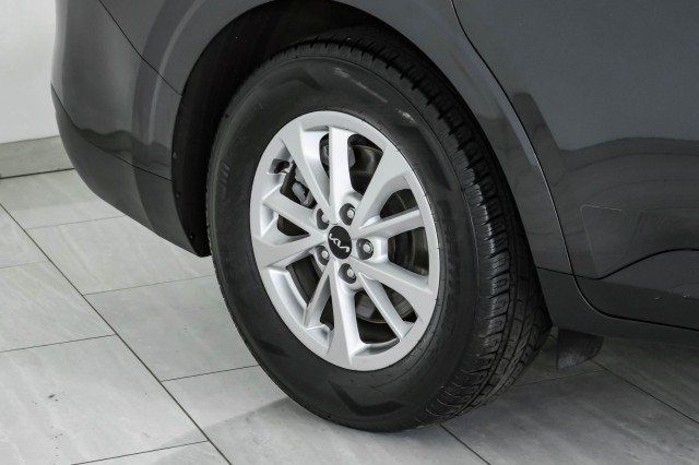 Used 2023 Kia Carnival LX FWD image 57