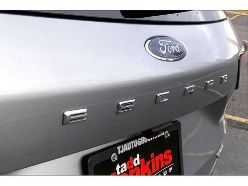 Used 2022 Ford Escape SE image 9
