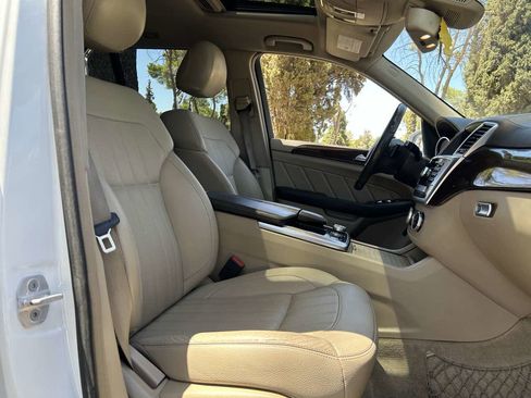 Used 2015 Mercedes-Benz GL 450 4MATIC image 32