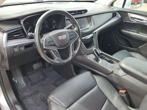 Used 2018 Cadillac XT5 Luxury w/ Driver Awareness Package image 13