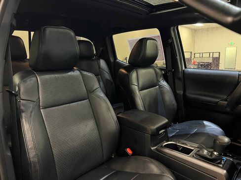 Certified 2020 Toyota Tacoma TRD Off-Road image 14
