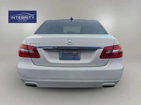 Used 2011 Mercedes-Benz E 550 Sedan image 5