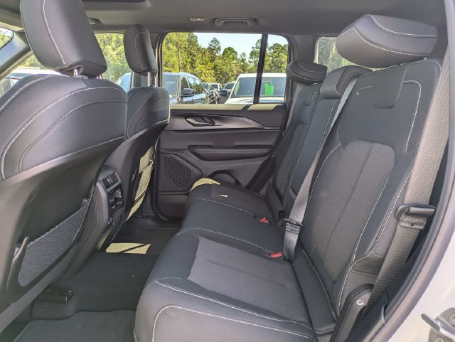 New 2027 Jeep Grand Cherokee Laredo X RWD image 14