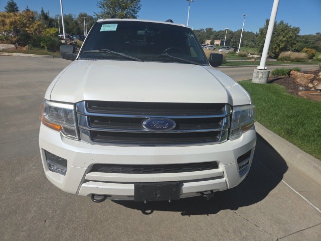 Used 2017 Ford Expedition XLT w/ Equipment Group 202A AWD/4WD image 10