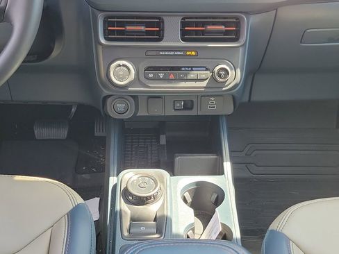 Used 2025 Ford Maverick Lariat image 23