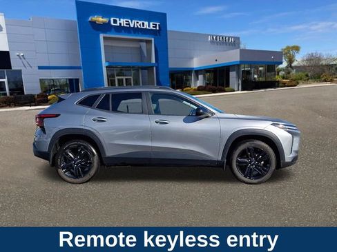 Used 2024 Chevrolet Trax ACTIV w/ Driver Confidence Package image 8