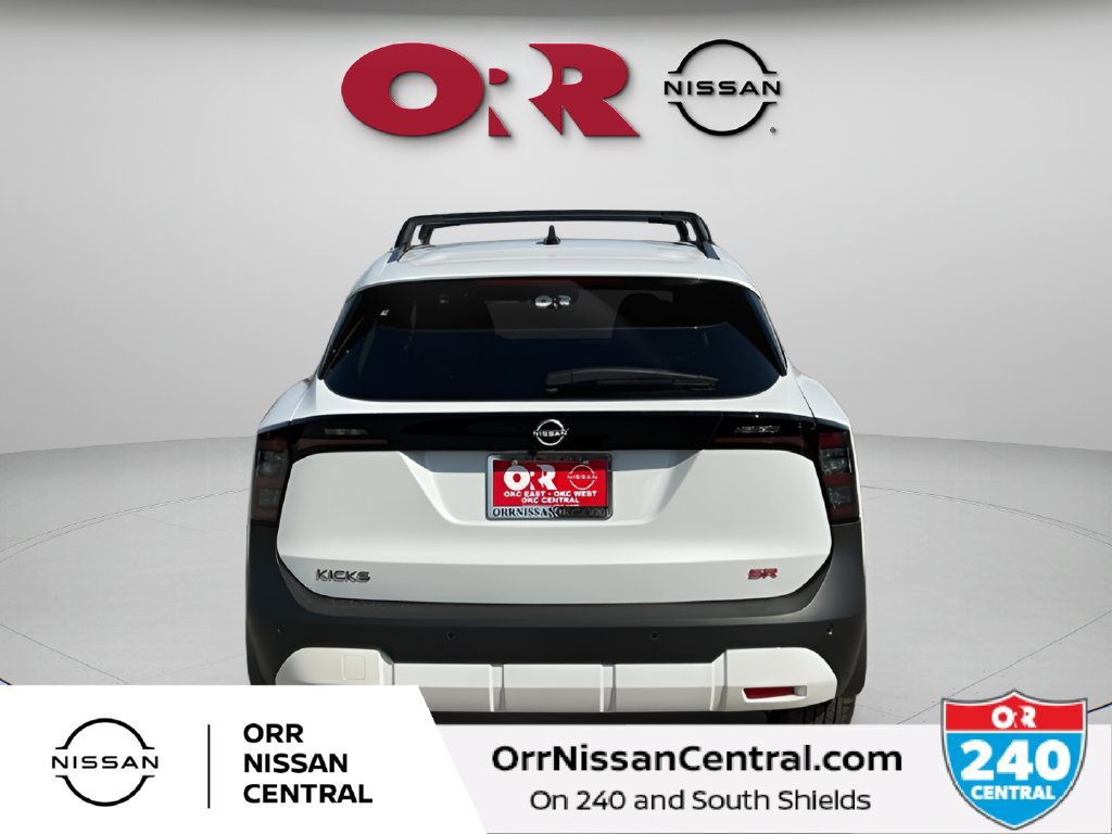 Used 2026 Nissan Kicks SR w/ SR Premium Package FWD image 6