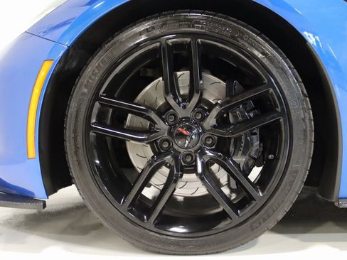Used 2016 Chevrolet Corvette Stingray Coupe w/ Carbon Flash Badge Package image 86