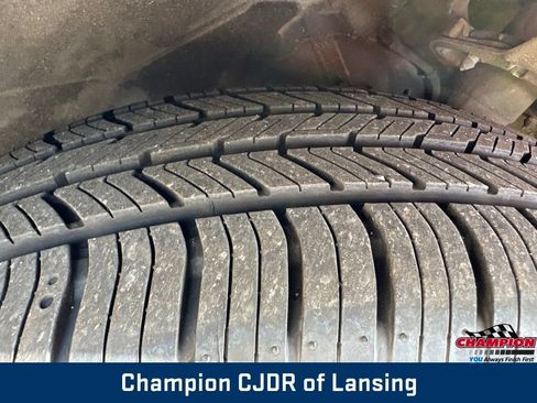 Used 2018 Chrysler Pacifica LX FWD image 38